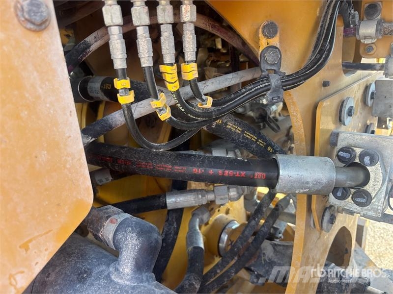 CAT 972M 휠로우더