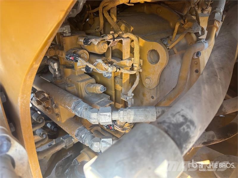 CAT 972M 휠로우더