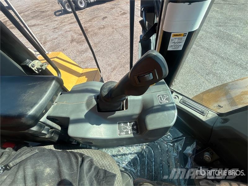 CAT 972M Chargeuse sur pneus