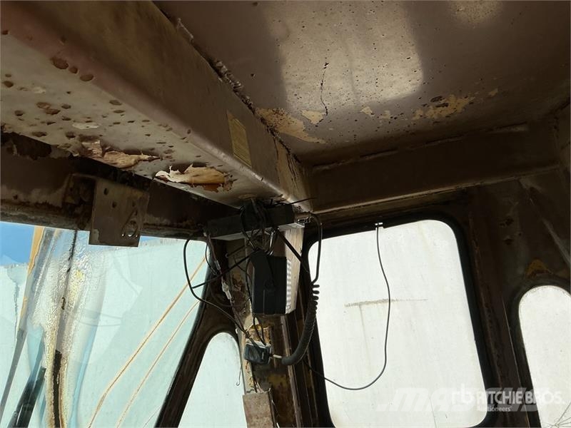 CAT 980B Pale gommate