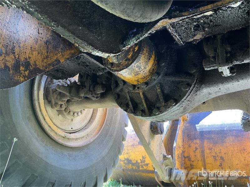 CAT 980B Pale gommate