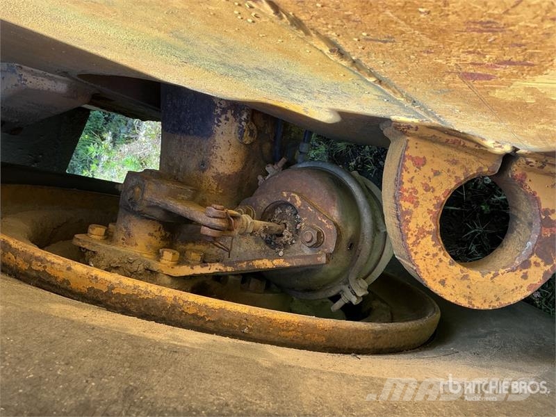 CAT 980B Pale gommate