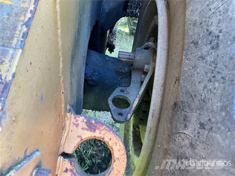 CAT 980B Pale gommate