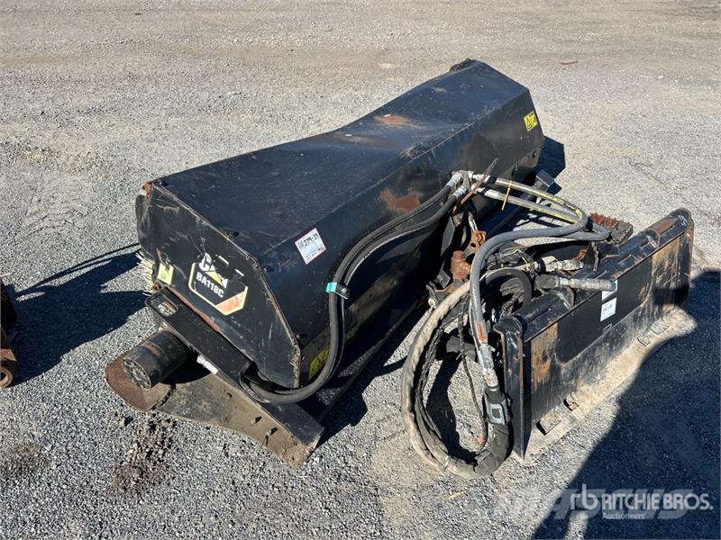CAT BA118C 84 in Skid Steer Broom Spazzole
