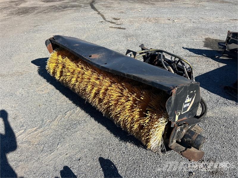 CAT BA118C 84 in Skid Steer Broom Spazzole