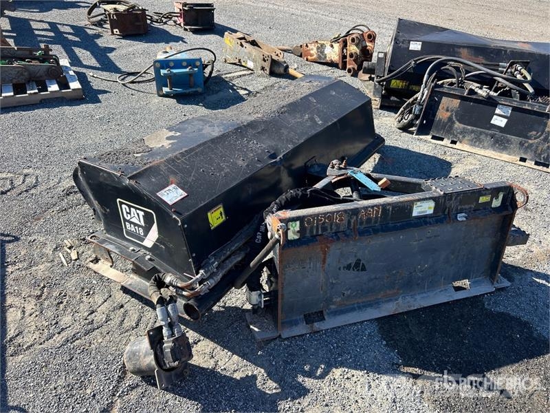 CAT BA18 Skid Steer Broom فرش