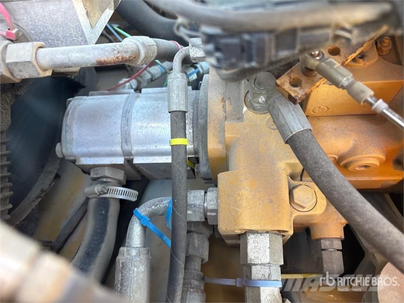 CAT CB-34B Double Drum Roller مداحل ثنائية الاسطوانة