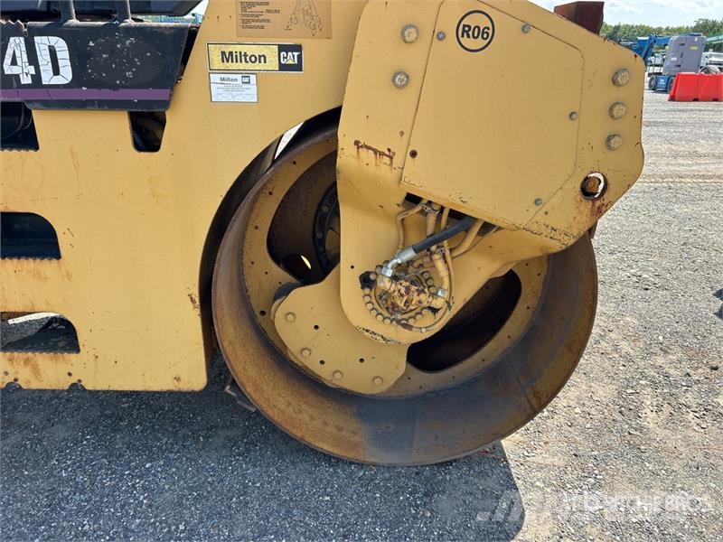 CAT CB-534D Double Drum Roller Rodillos de doble tambor
