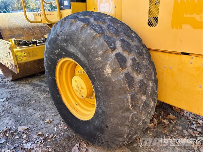 CAT CS-54 Smooth Drum Compactor 單輪滾壓機