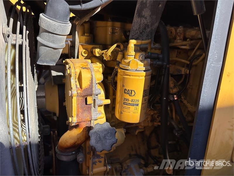 CAT CS-54 Smooth Drum Compactor 單輪滾壓機