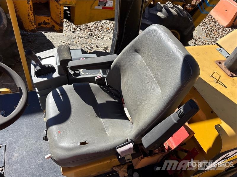 CAT CS-54 Smooth Drum Compactor 單輪滾壓機