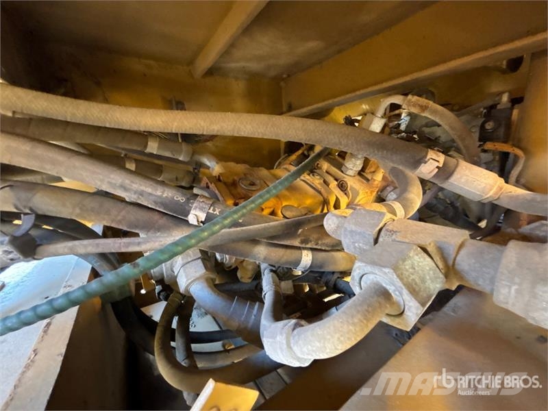 CAT CS-54 Smooth Drum Compactor 單輪滾壓機