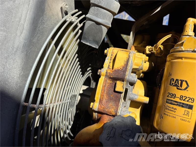 CAT CS-54 Smooth Drum Compactor 單輪滾壓機