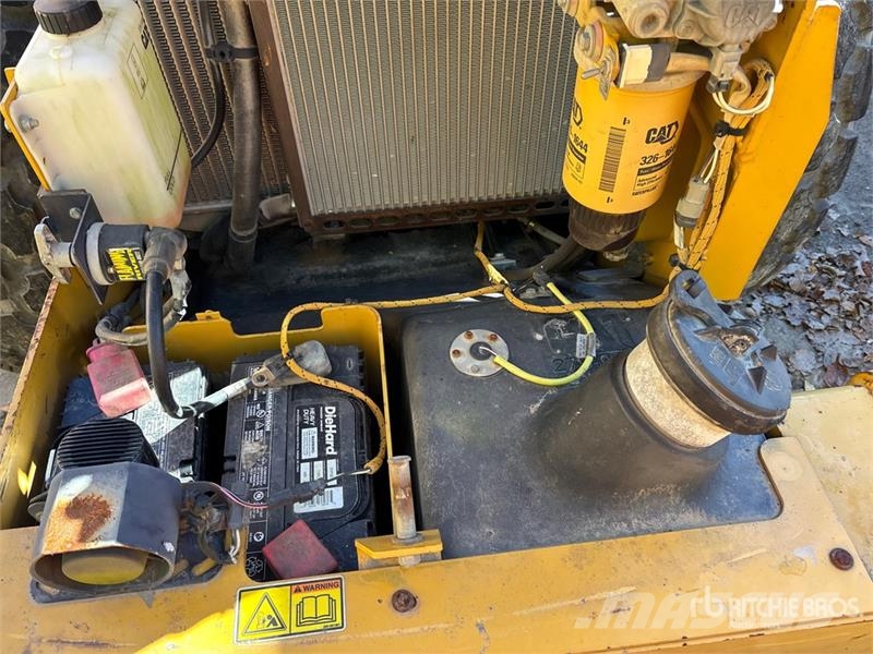 CAT CS-54 Smooth Drum Compactor 單輪滾壓機
