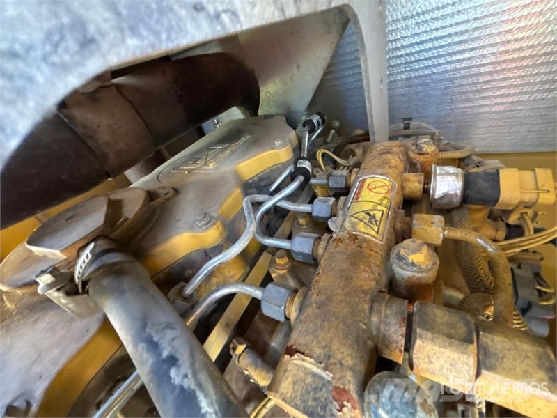 CAT CS-54 Smooth Drum Compactor 單輪滾壓機