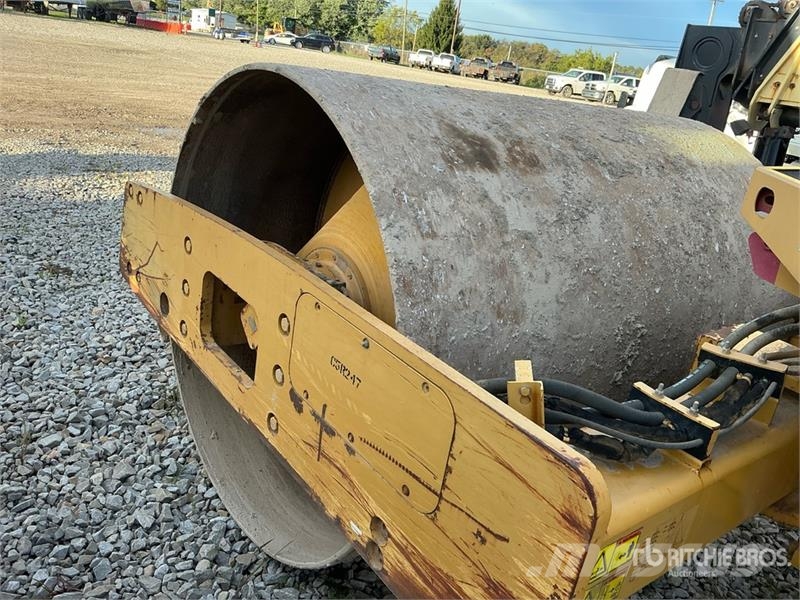 CAT CS54 Smooth Drum Compactor Enojni valjarji