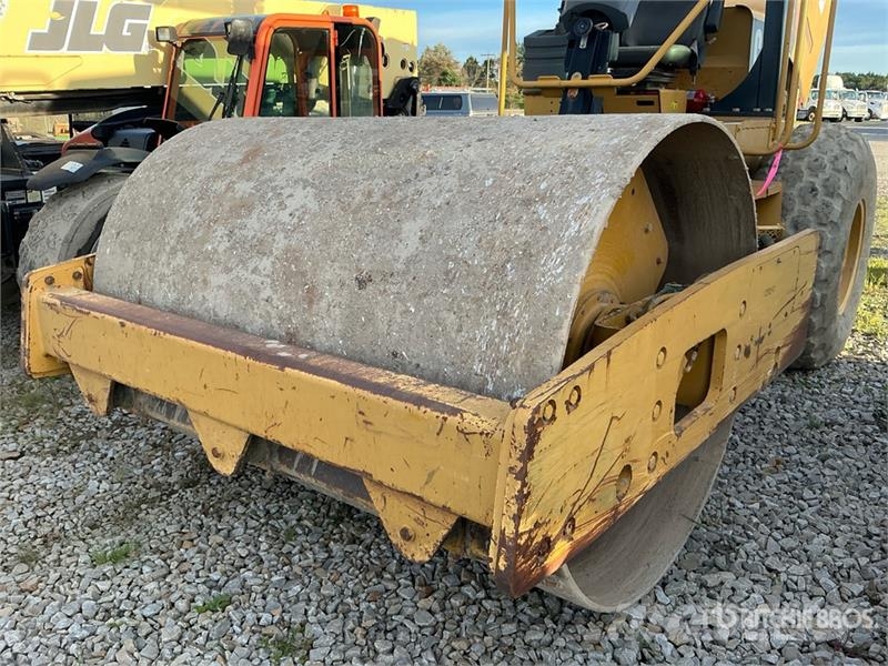 CAT CS54 Smooth Drum Compactor Enojni valjarji