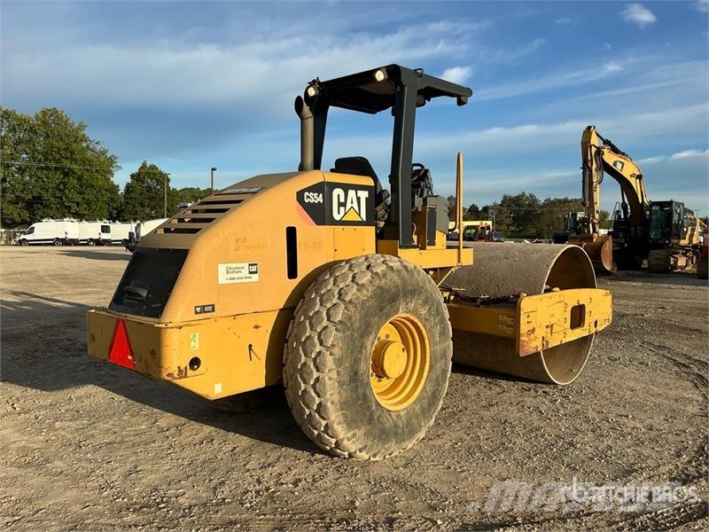CAT CS54 Smooth Drum Compactor Enojni valjarji