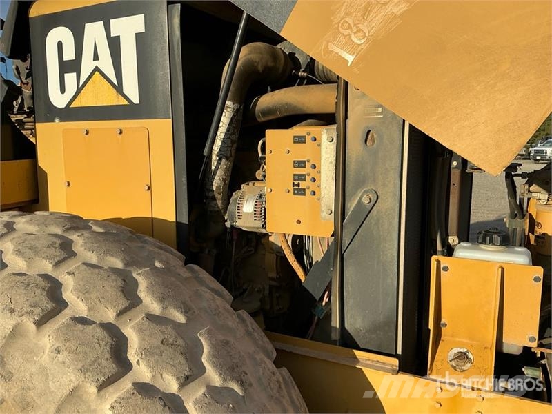 CAT CS54 Smooth Drum Compactor Enojni valjarji
