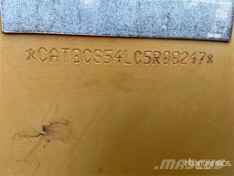 CAT CS54 Smooth Drum Compactor Enojni valjarji