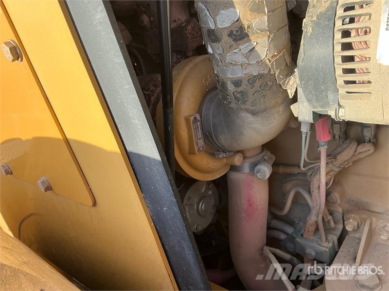 CAT CS54 Smooth Drum Compactor Enojni valjarji