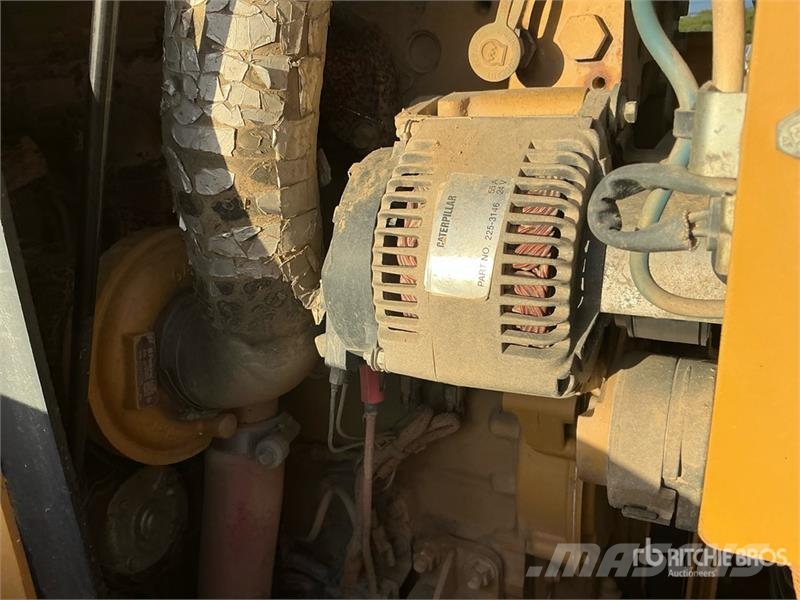 CAT CS54 Smooth Drum Compactor Enojni valjarji