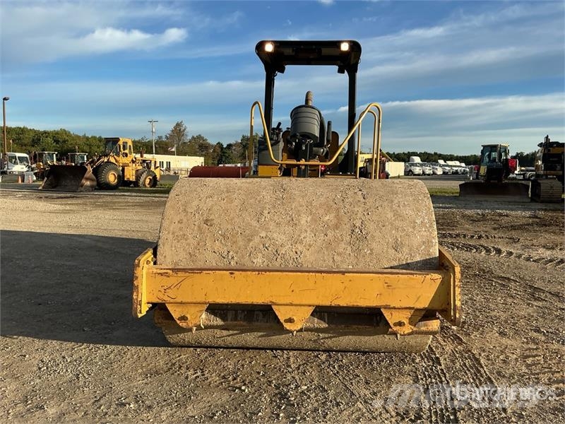 CAT CS54 Smooth Drum Compactor Enojni valjarji