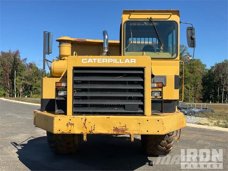 CAT D25C Haul Truck 鉸接式起吊車