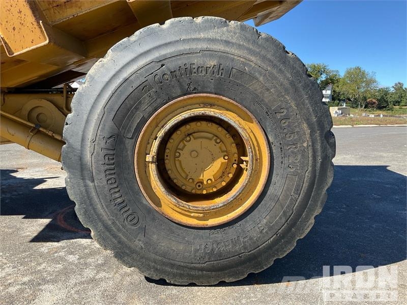 CAT D25C Haul Truck 鉸接式起吊車