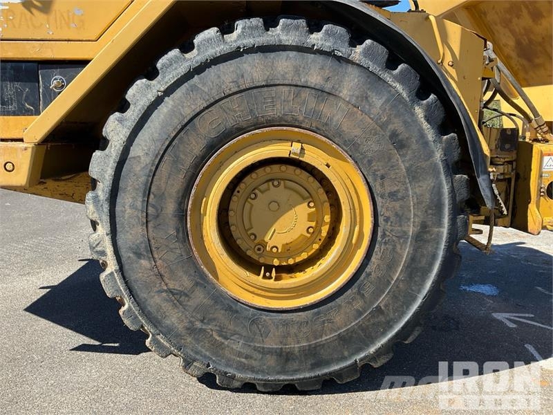 CAT D25C Haul Truck 鉸接式起吊車