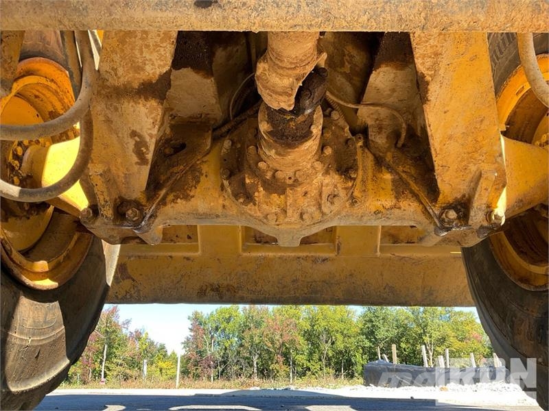 CAT D25C Haul Truck 鉸接式起吊車