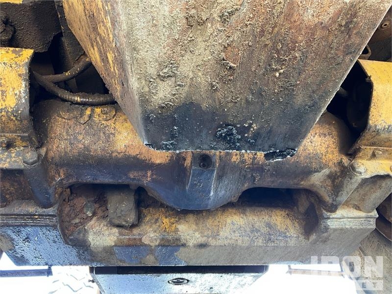 CAT D25C Haul Truck 鉸接式起吊車