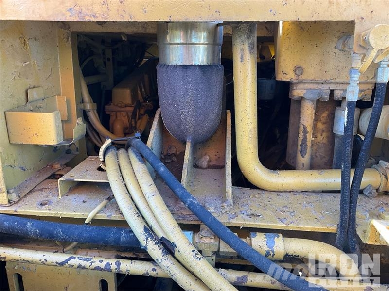 CAT D25C Haul Truck 鉸接式起吊車