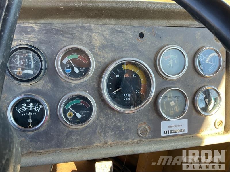 CAT D25C Haul Truck 鉸接式起吊車