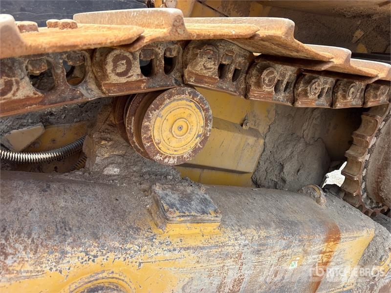 CAT D6 XE Crawler dozers