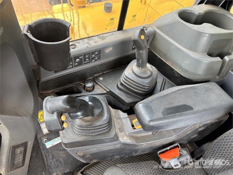 CAT D6 XE Crawler dozers