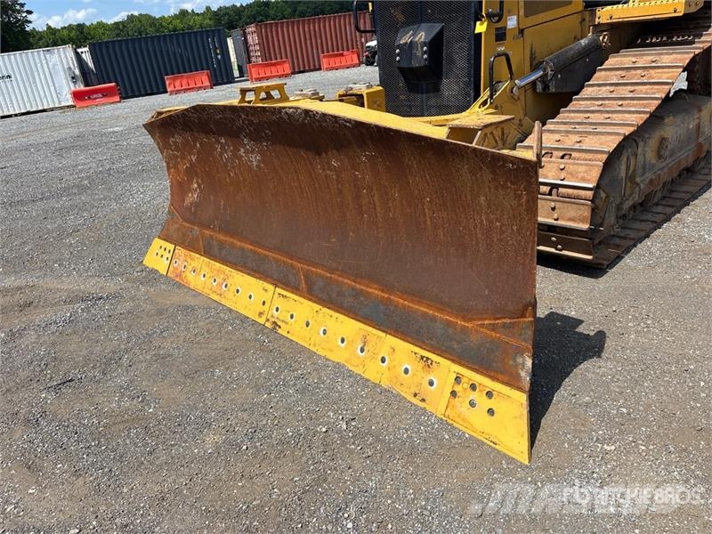 CAT D6 XE Crawler dozers