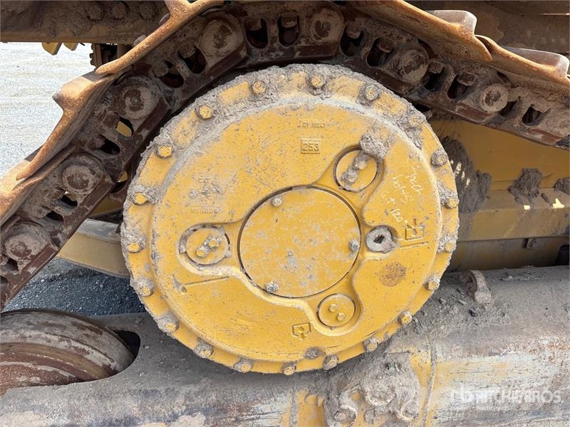 CAT D6 XE Crawler dozers