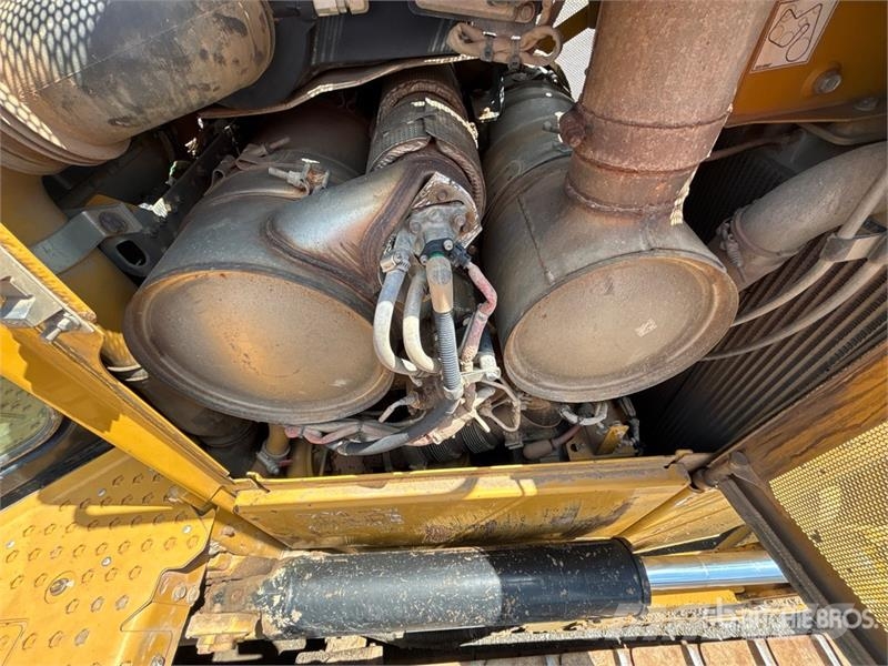 CAT D6 XE Crawler dozers