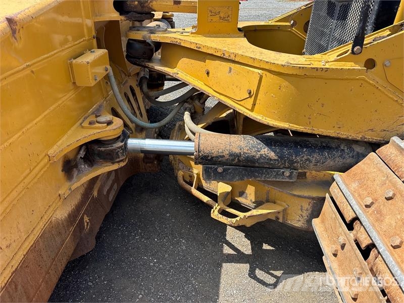 CAT D6 XE Crawler dozers