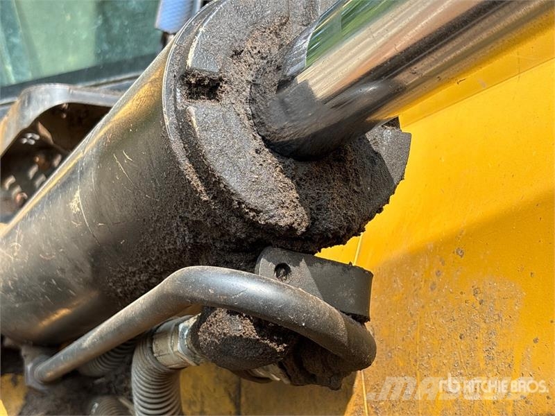 CAT D6N LGP Crawler Dozer (Inoperable) Buldožerji goseničarji
