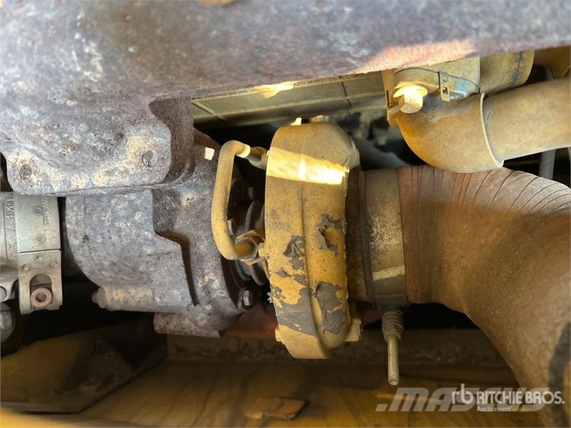 CAT D6N LGP Crawler Dozer (Inoperable) Buldožerji goseničarji