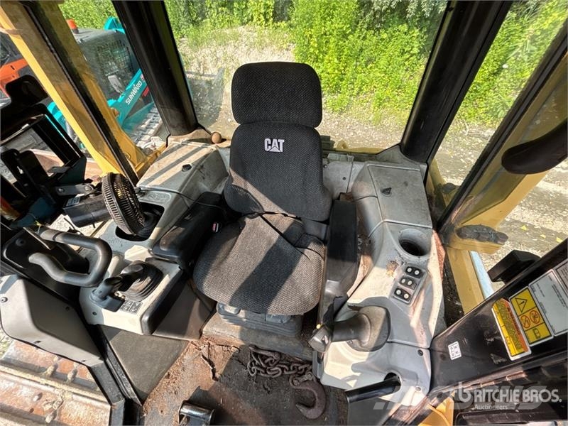 CAT D6N LGP Crawler Dozer (Inoperable) Buldožerji goseničarji