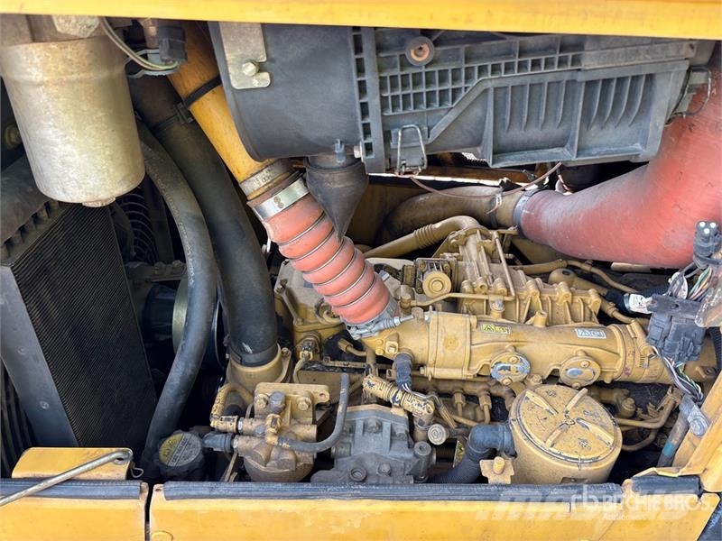 CAT D6N LGP Crawler Dozer (Inoperable) Buldožerji goseničarji