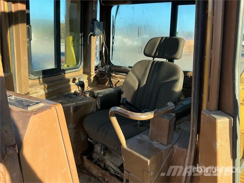 CAT D8N Bulldozer