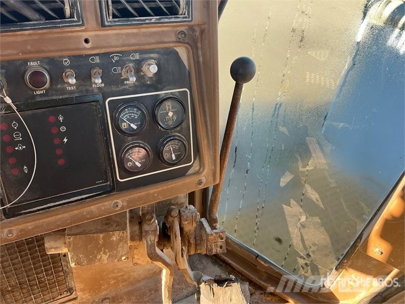 CAT D8N Bulldozer