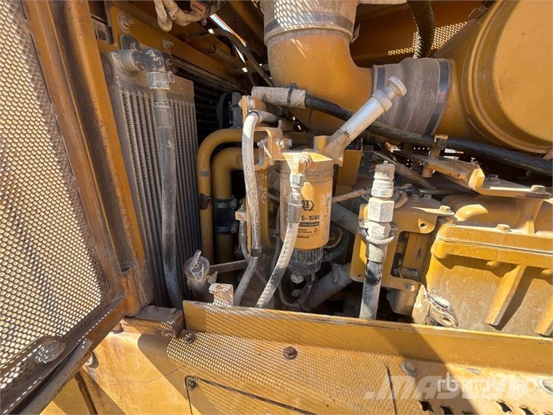 CAT D8R Crawler dozers