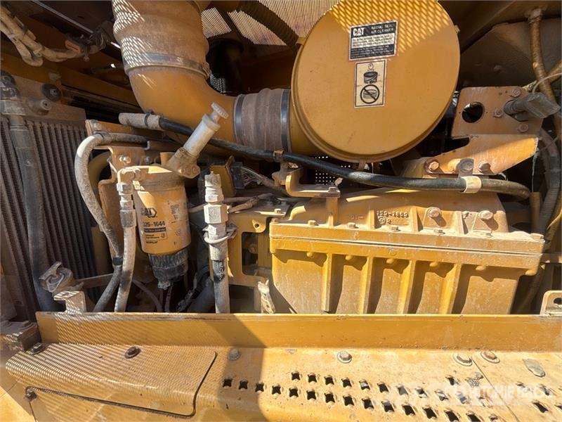 CAT D8R Crawler dozers