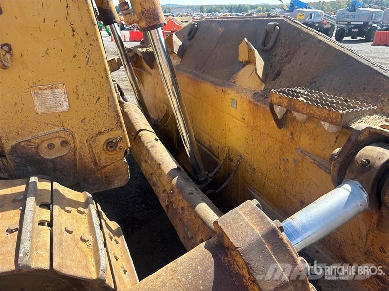 CAT D8R Crawler dozers