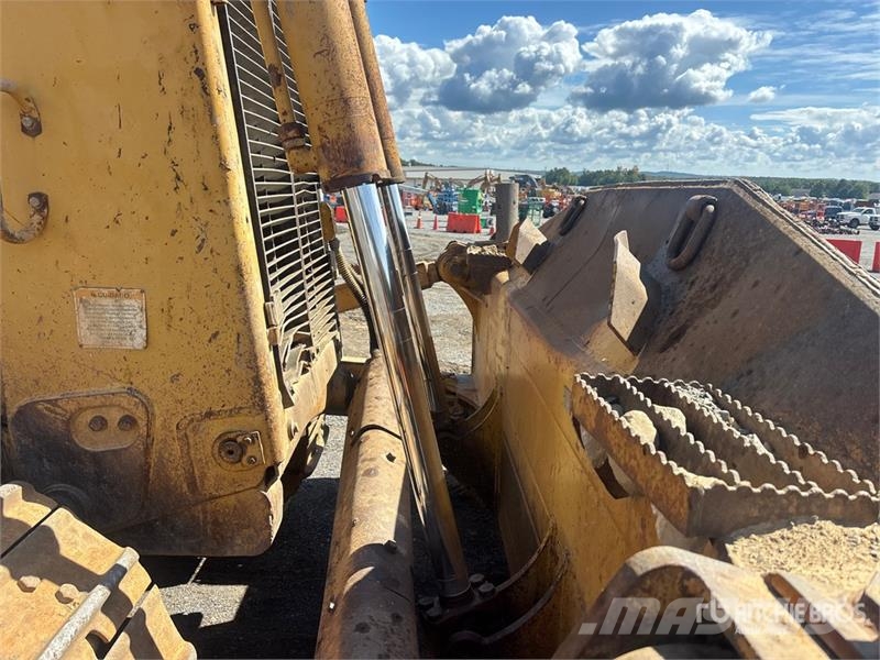 CAT D8R Crawler dozers